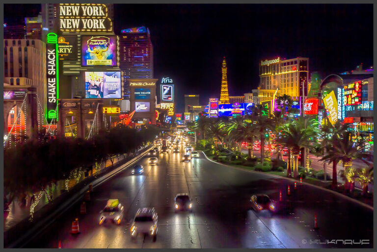 Vegas Vibes: Capturing Motion and Light on the Vegas Strip