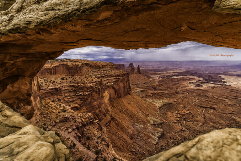 Framing Eternity: The Timeless Beauty of Mesa Arch