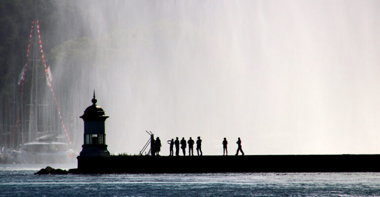 Silhouettes and Mist: A Fresh Take on Geneva’s Icon