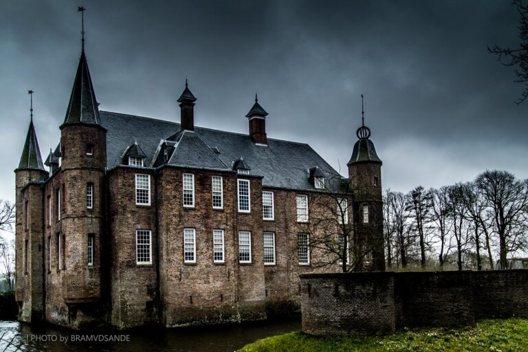 Castle Slot Zuylen: A Dutch Masterpiece Beneath a Brooding Sky